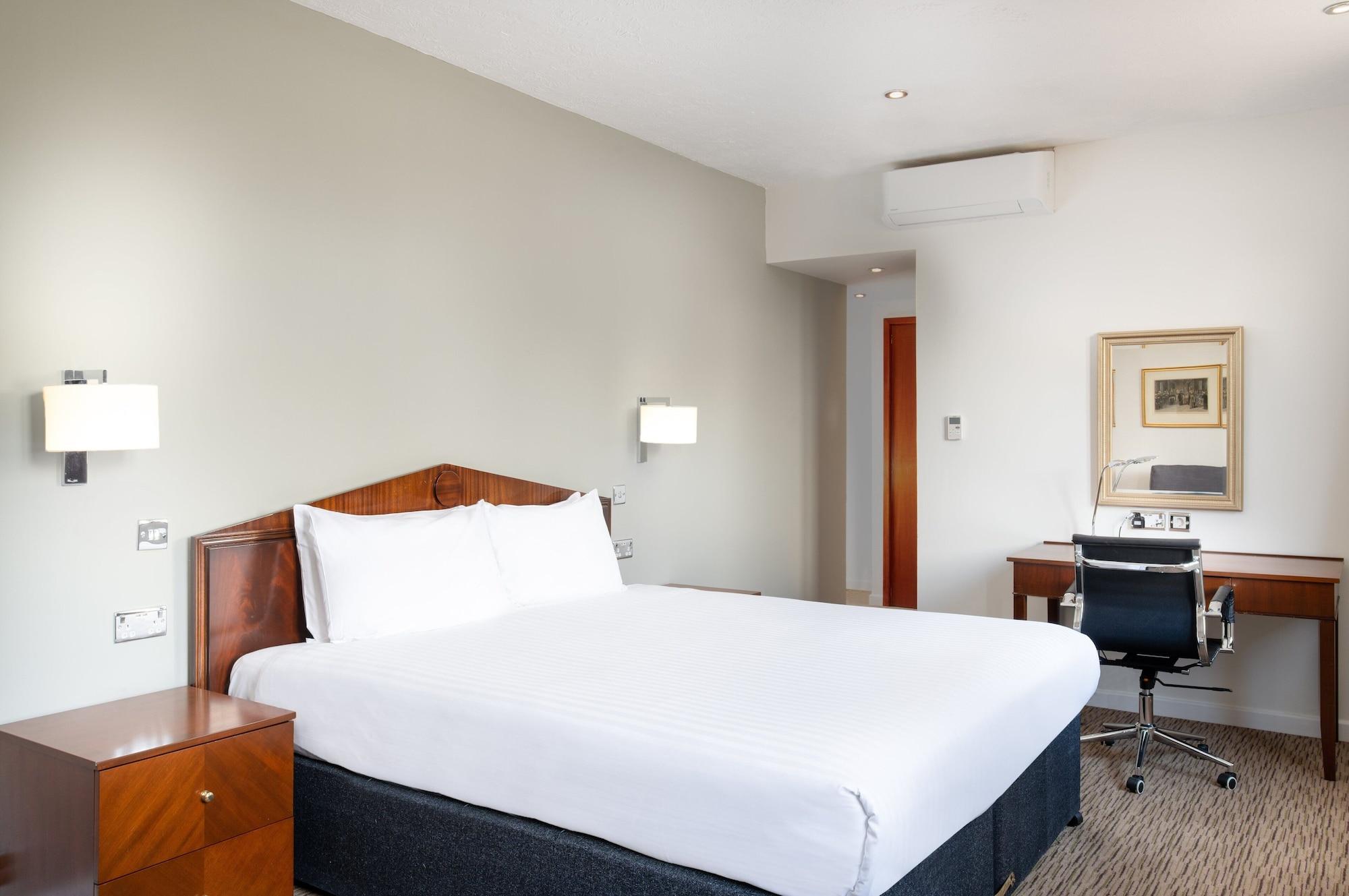 โรงแรมคอปธอร์น เอฟฟิงแฮม แกตวิค Copthorne  ภายนอก รูปภาพ